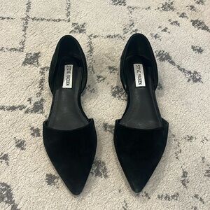Steve Madden used flat pointed shoe